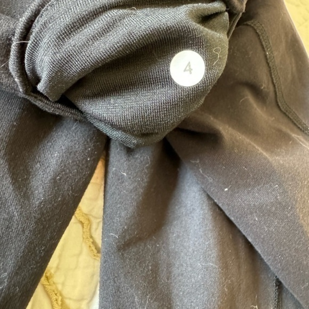 Lululemon Cropped Slit Roushed Legging Size 4 - Picture 5 of 5
